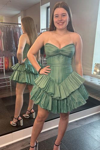 A-Line Green Sweetheart Tiered Short Homecoming Dress