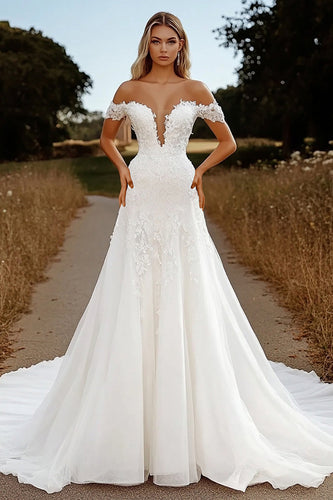 Elegant Off the Shoulder Ivory Wedding Dress with Lace Appliques